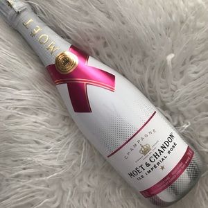 Meet your Posher, Akilah